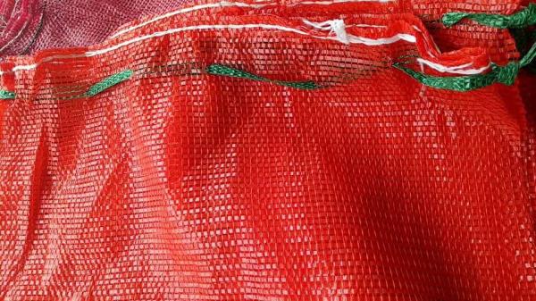 Desgastar la producción plástica de la malla de Resisitant empaqueta el tamaño de 55 * de los 85CM para las frutas