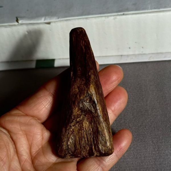 Natural OUD Agarwood wood pieces and extracts suitable for high end perfume manufacturing and aromatic product development
