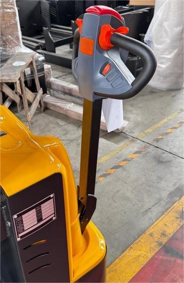 4 Meters 1.6 Tons Full Electric Walkie Stacker With 3-mast For Manufacturing Industry
