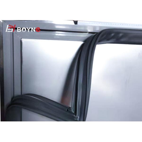 Западный верстак кухни с задней таблицей работы системы охлаждения выплеска