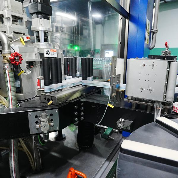 Yunnan Honghe Customer Site, 54,000 Bottles Per Hour High-speed OPP Labeling Machine