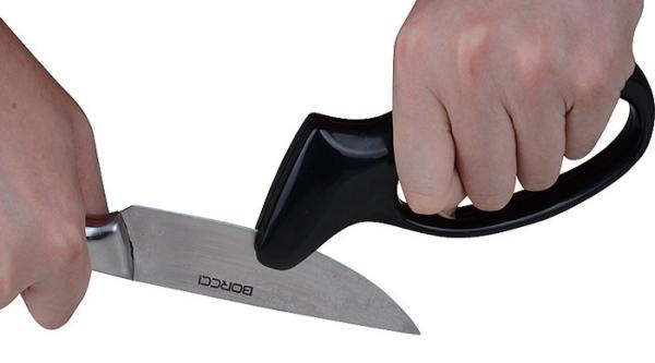 Faca preta que aponta acessórios com plástico do ABS e material do aço de tungstênio para o reparo