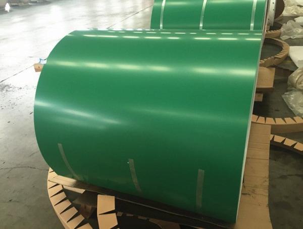 Coil en aluminium revêtu de PVDF de couleur personnalisée avec une résistance chimique supérieure