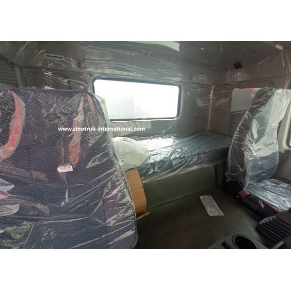 SINOTRUK HOWO 6x4 LHD Water Tank Trucks 371HP 18CBM