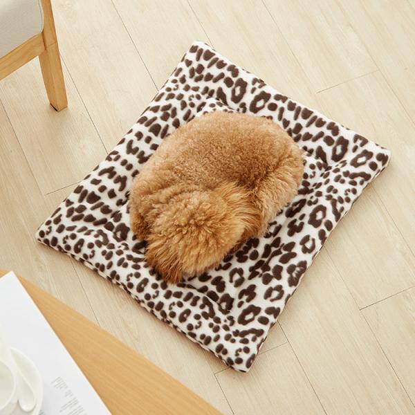 Fade Resistant Pet Bed Blanket Polyester Super Soft Polar Fleece Blanket