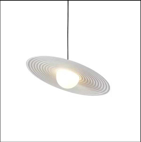 Accesorios de iluminación nórdicos modernos Lámpara de metal pop Decoración para el hogar Fancy Pendant Lamp Simplicity Restaurante Platillo volador Lustrero