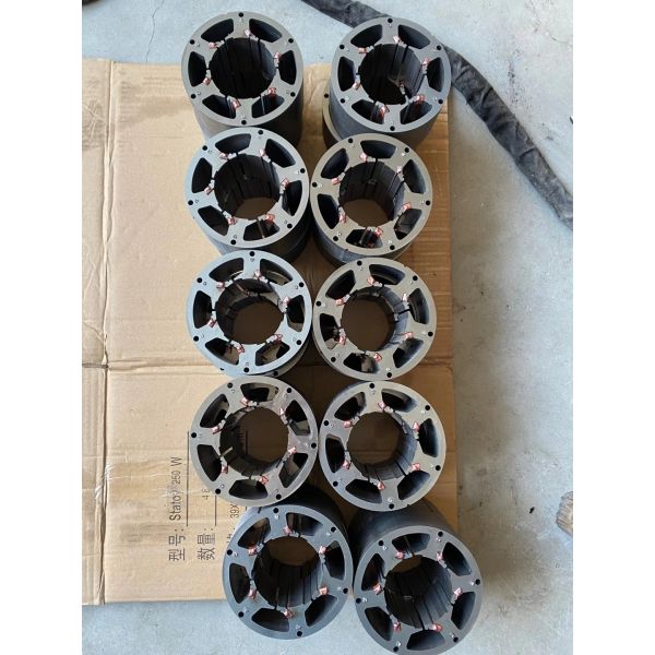 Piège de noyau de moteur M36-27S de qualité ultra-précise - découpe laser de précision d'acier au silicium non orienté vers le grain de 0,25 mm avec conception 3D auto-verrouillable pour un facteur d'empilement de 98,5%