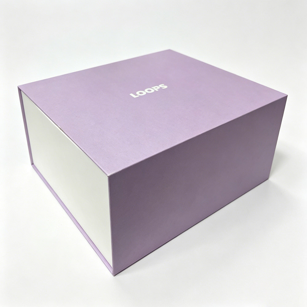Purple Custom Magnetic Gift Box Pantone Printing With Cardboard Insert