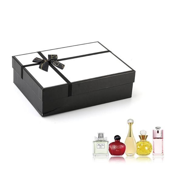 Logotipo personalizado Ropa negra y blanca Embalaje de regalo cosmético cinta Caja de papel duro con tapas