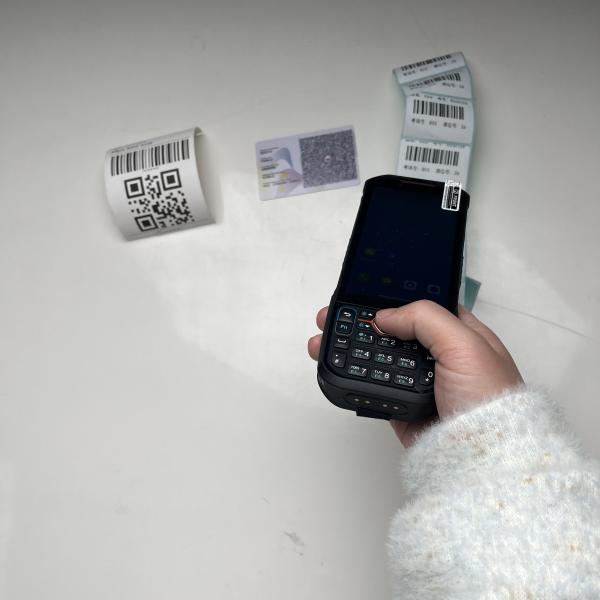 IP67 Data Collector Android 13 Handheld Data Terminal 4.2 Inch With 3.8V 5200mAh Battery