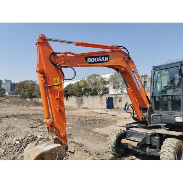 Excavadora de ruedas Doosan DX60W con motor YANMAR y capacidad de cubo de 0,21m3