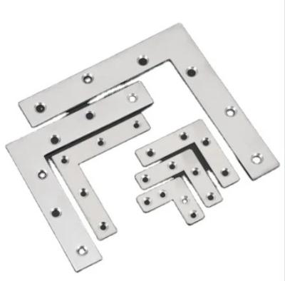 Anodisation des supports d'extrusion d'aluminium en acier au carbone formant 90 degrés