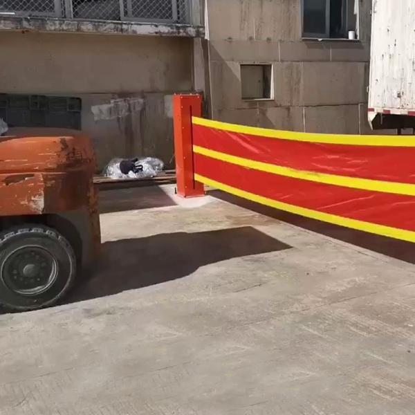 Rideau anti-collision à courroie douce et dure