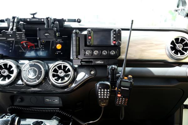 Red Off-road Vehicle Accessories Universal Aluminum Alloy Center Console Vehicle Radio Station Switch Panel