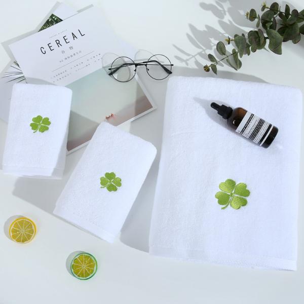 Toalla de baño blanca suave y gruesa hecha de algodón puro con diseño de bordado personalizado