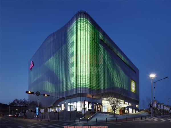 P31.25mm DIP346 LED Video Curtain Display Outdoor Building Facade Digital LED Video Wall