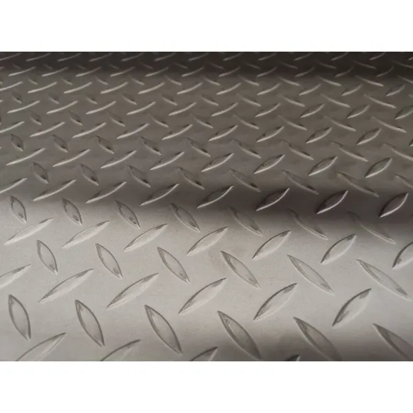 SUS304 SUS316L Hot Rolled Polished Stainless Steel Checkered Plate with Customizable Patterns