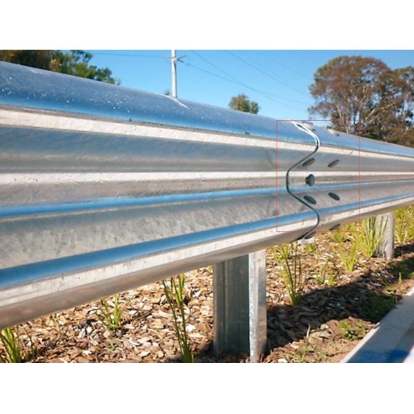 La barandilla de la carretera emperna la CLASE de acero 8,8 del HDG M16 de carbono