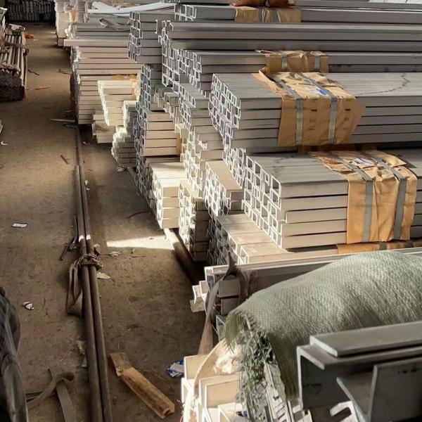 EN DIN JIS GB ASTM Standard Stainless Steel Bar in 6m Length SS Channel Beam / Angle Bars