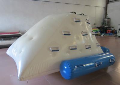 Iceberg inflável 4 x 2m dos brinquedos da água, parque inflável atrativo da água do iceberg dos jogos exteriores para a venda