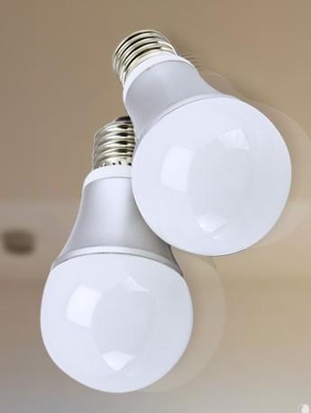 50 / 60Hz E27 Base 7W dimmable led bulb light 2700-7000k color temperature