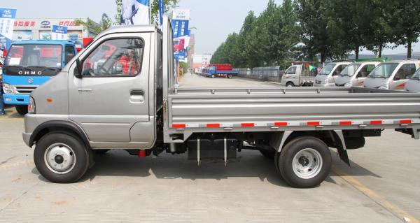 chinese famous brand EURO 2 diesel engine 103KW 140hp manufacturer customized 1 ton 2 ton cheap mini trucks