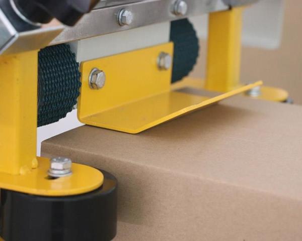 Semi Automatic Bottom Case Sealing Equipment Top Carton Sealer Machine