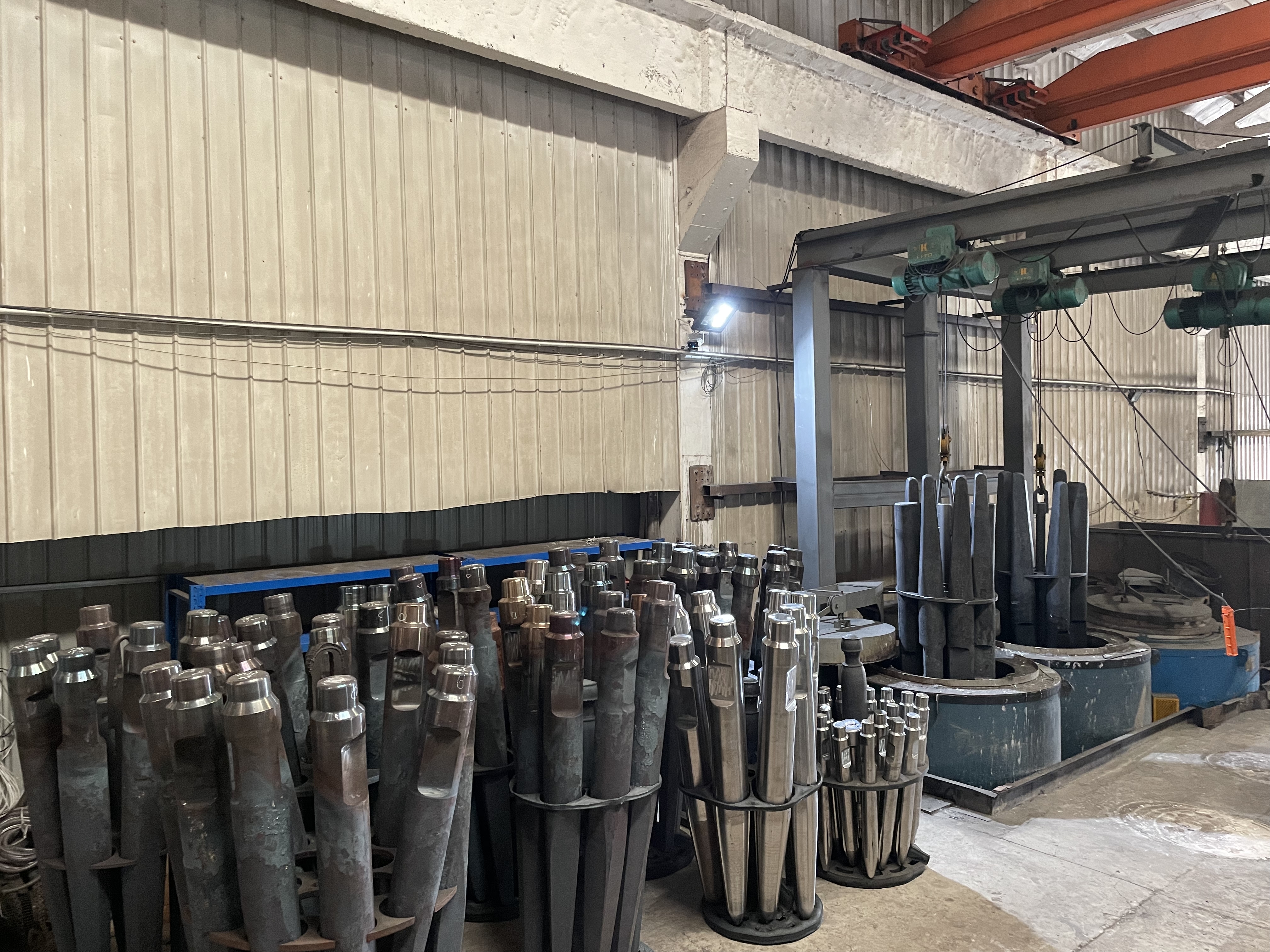 Atlas Copco Hydraulic Rock Breaker Through Bolt Assembly HB Series 42CrMo 20CrMo