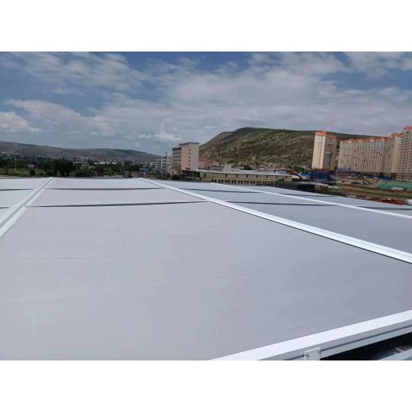 Telhado exterior motorizado com telhado retrátil