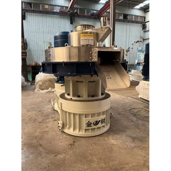 High-Efficiency Centrifugal Vertical Ring Die Wood Pellet Machine Model XGJ560