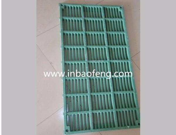 Customized Size Pig Farm Equipment Colorful Green Slatted Floor For Poultry