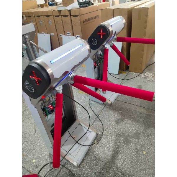 304 Stainless Steel Vertical Three Roller Barrier with RS485 Communication Interface and 30 People/Minute Passing Speed