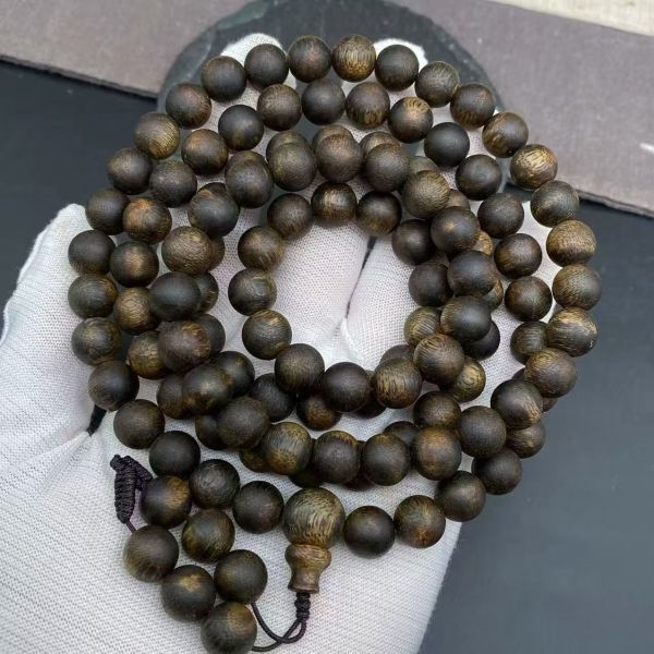 Natural Agarwood Beads Crafted for Meditation and Religious Purposes Offering Long Lasting Aroma and Comfortable Texture