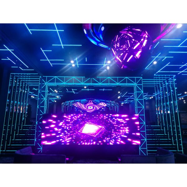 Waterproof Outdoor Rental LED Panel P3.9 Die-Cast Aluminum Cabinet One-Click Degaussing for Event Stage