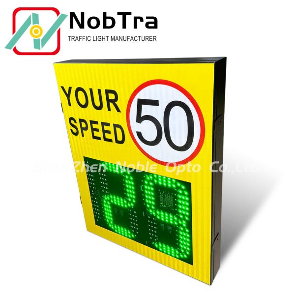 More Than 300 Meters Visibility Range Digital Speed Limit Signs With IP54 Waterproof Level and Radar Detection Distance 200 Meters