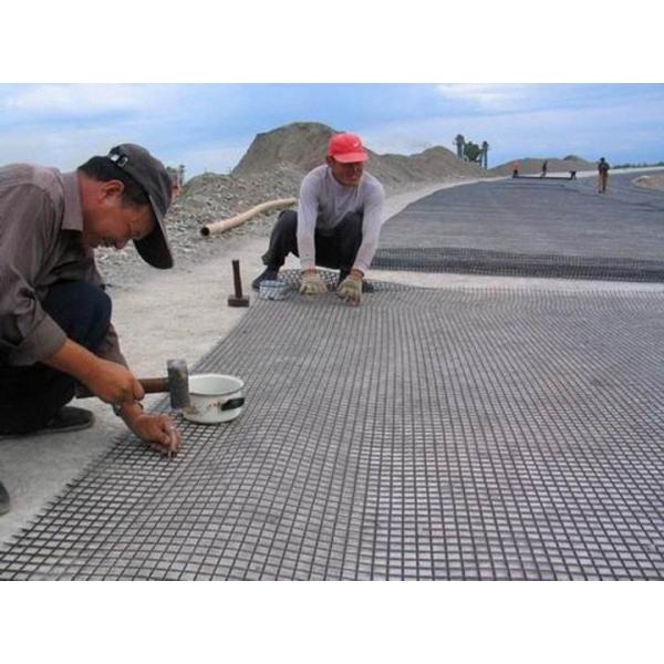Polyester Warp Knitted Geogrid Machine Mesh In Pavement Construction