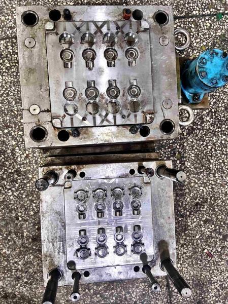 High Accuracy Bottle Cap Injection Molding Flexible Plastic Cap Mould For Household