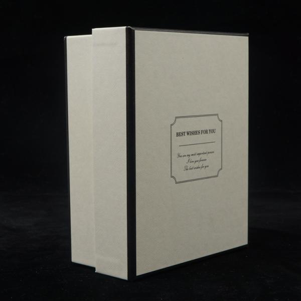 Tamaños personalizados Levante la tapa de papel de color caja de embalaje de ropa con el logotipo del cliente