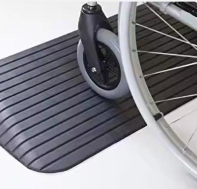 Rampa de acera de caucho reciclado para sillas de ruedas y scooters