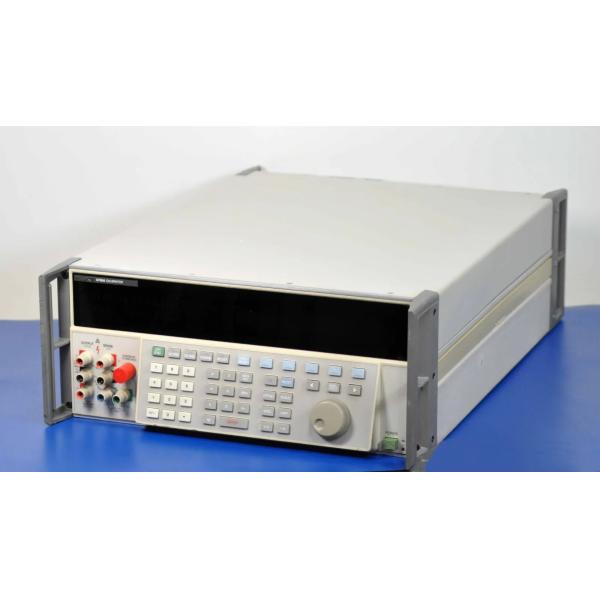 Fluke 5700A Multifunction Calibrator with 600 MHz Bandwidth, High Accuracy, and Programmable Outputs