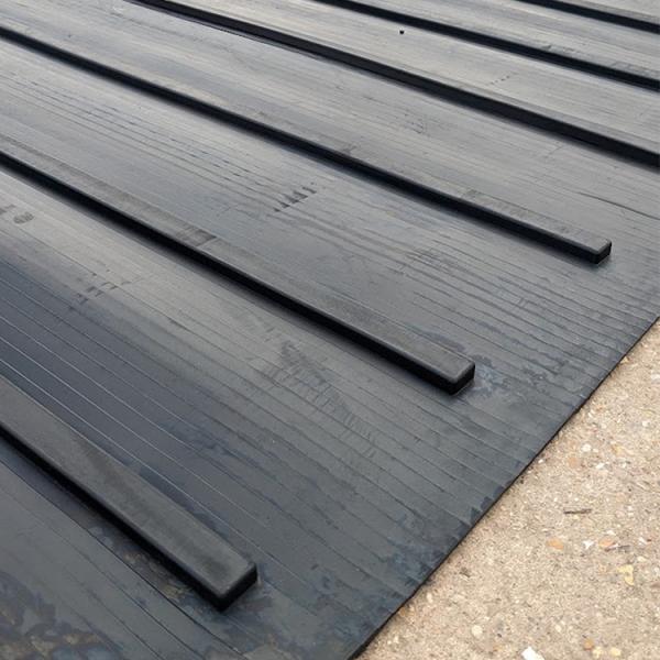 20mm Thick Rubber Moulded Trailer Ramp Mat Black Rubber Mat For Animal