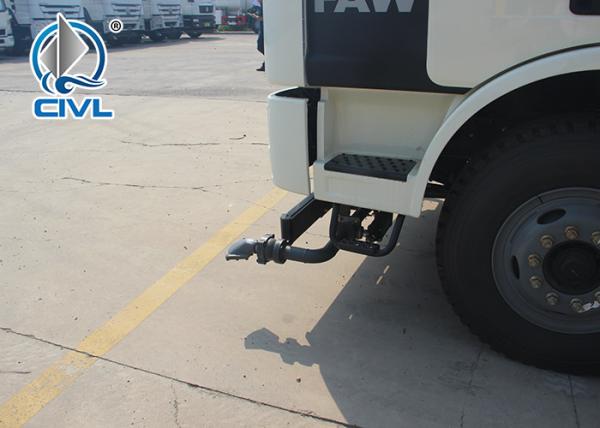 Sinotruck  4CBM Water Tank Truck Sprinkler Truck 95HP Engine Injection Range 45M