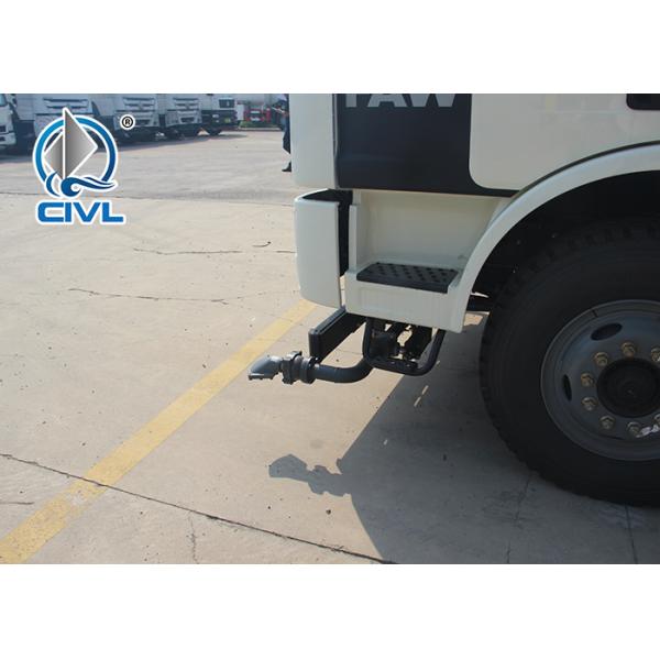 SINOTRUK Water Tanker Truck 4x2 water carrier truck 15000L capacity white color