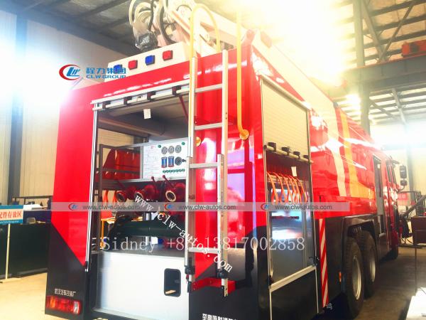 Caminhão do corpo dos bombeiros de Sinotruk Howo 6X4 para o depósito do petróleo e gás