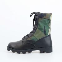 Des chaussures de combat tactique en toile