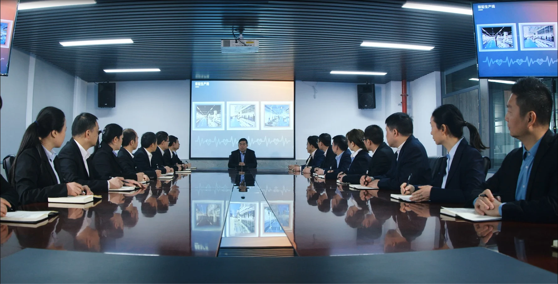 Центрифуга для лабораторных кровосепараторов Цэнс Центрифуга для гематокрита LT53 с вращающимися роторами