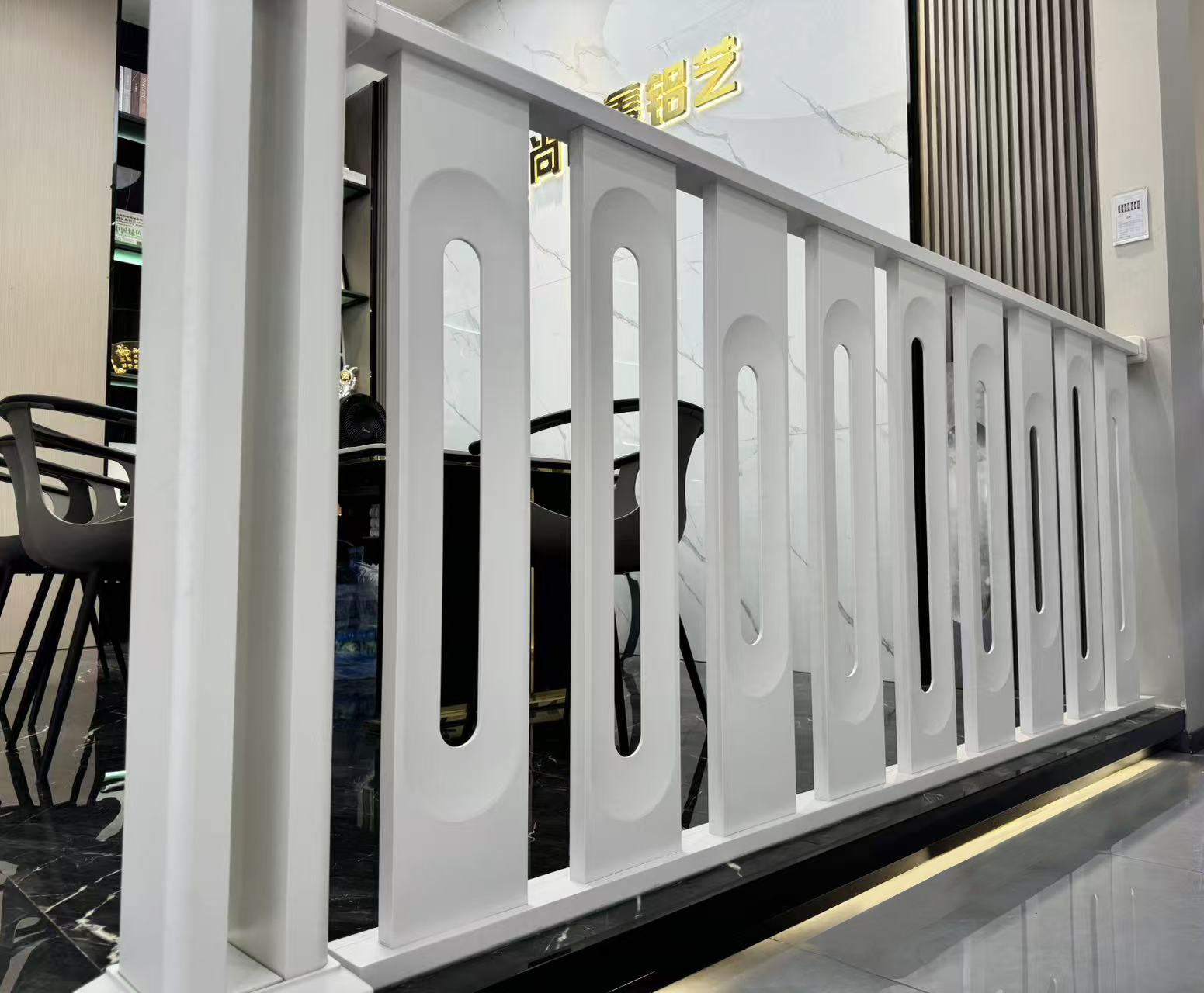 T6-T5 Aviation-Grade Aluminum Balustrade System with 304 Stainless Steel Hardware and Customizable Sizes