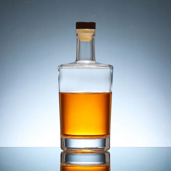 Cork Top 500ml Glass Bottle for Vodka Liquor OEM Welcome