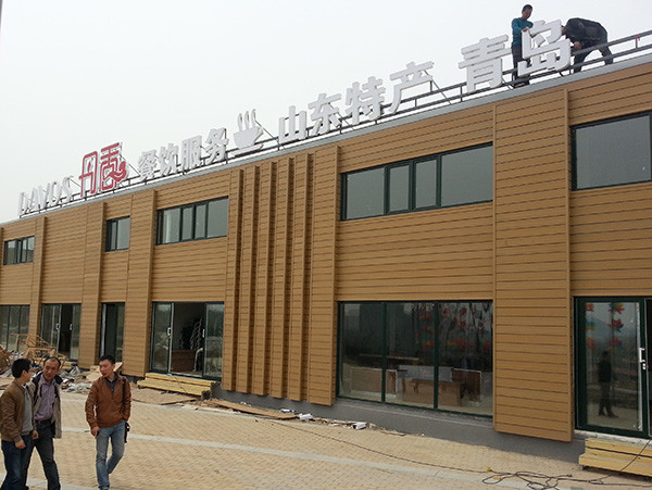 Supermarket Prefab Commercial Buildings Painted / Galvanized Steel Frame Office Buildings