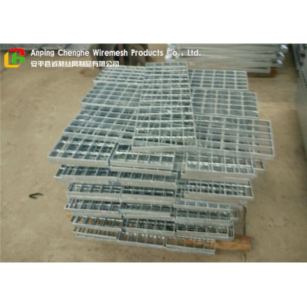Catwalk Metal Anti Slip Grating Serrated Surface Great Load Bearing Capacity